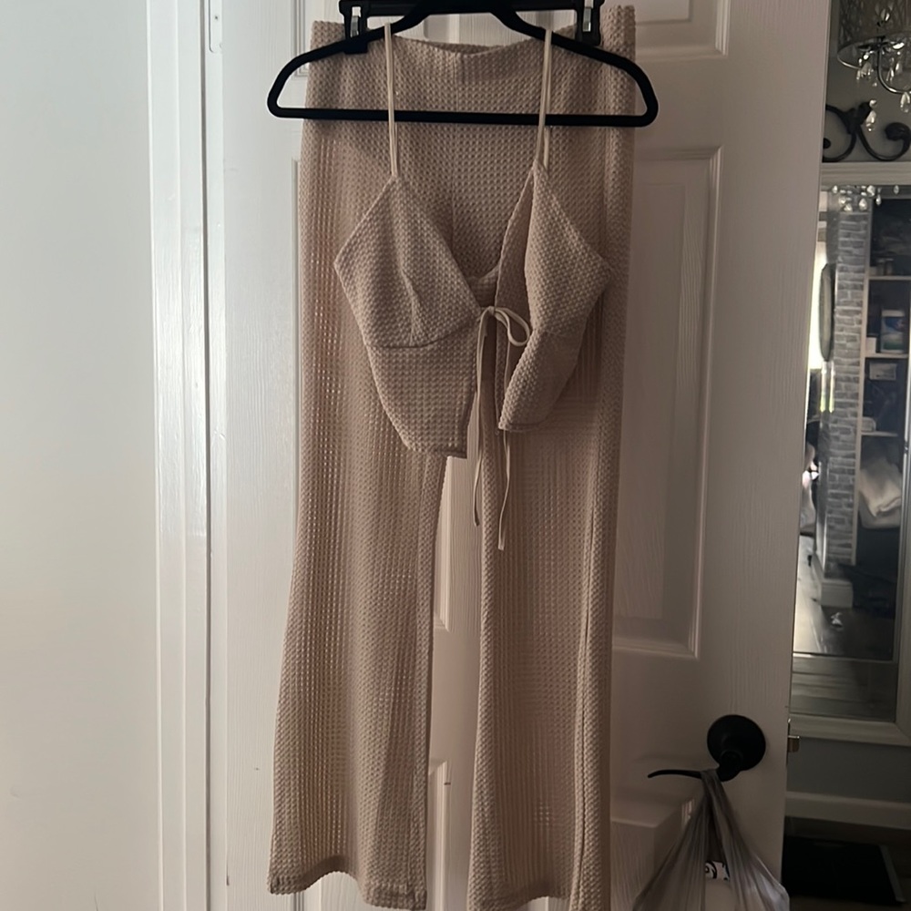 H&M Great Vacation Set in Tan Bottoms M Top Large